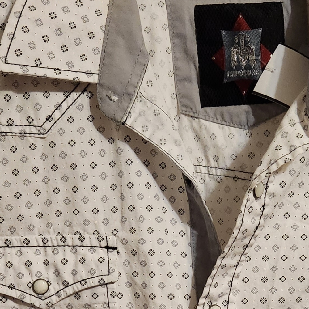 TM Exposure western style shirt, w cool geometric pattern & pearl style buttons